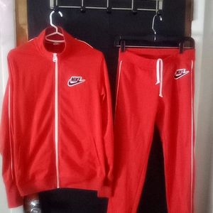 Juniors Nike jogging suit jacket SizeM and pants size xs